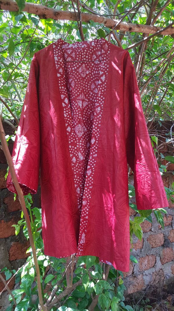 Le Kimono kendély rouge réversible – Image 3