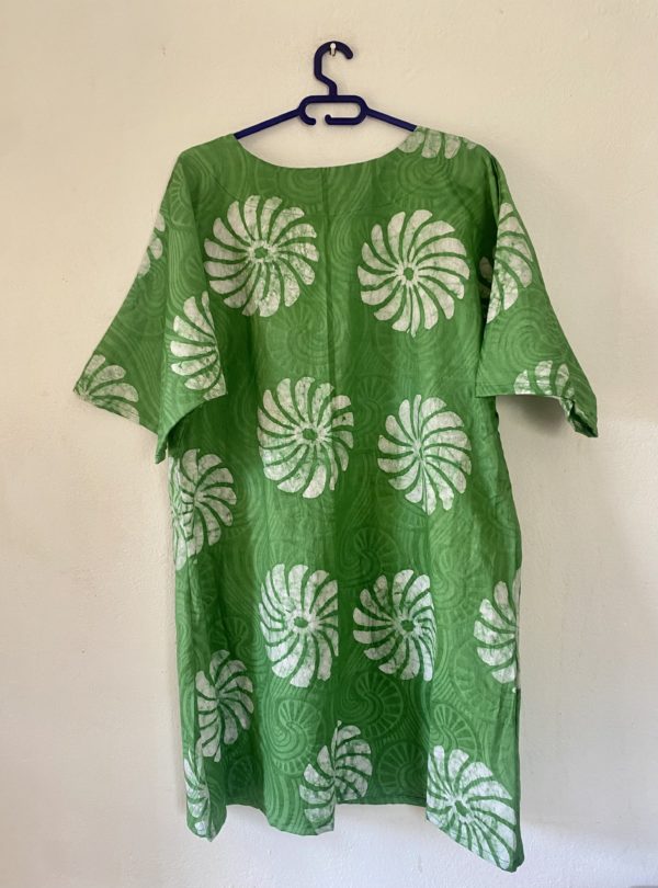 La robe tunique vert ventilo – Image 3